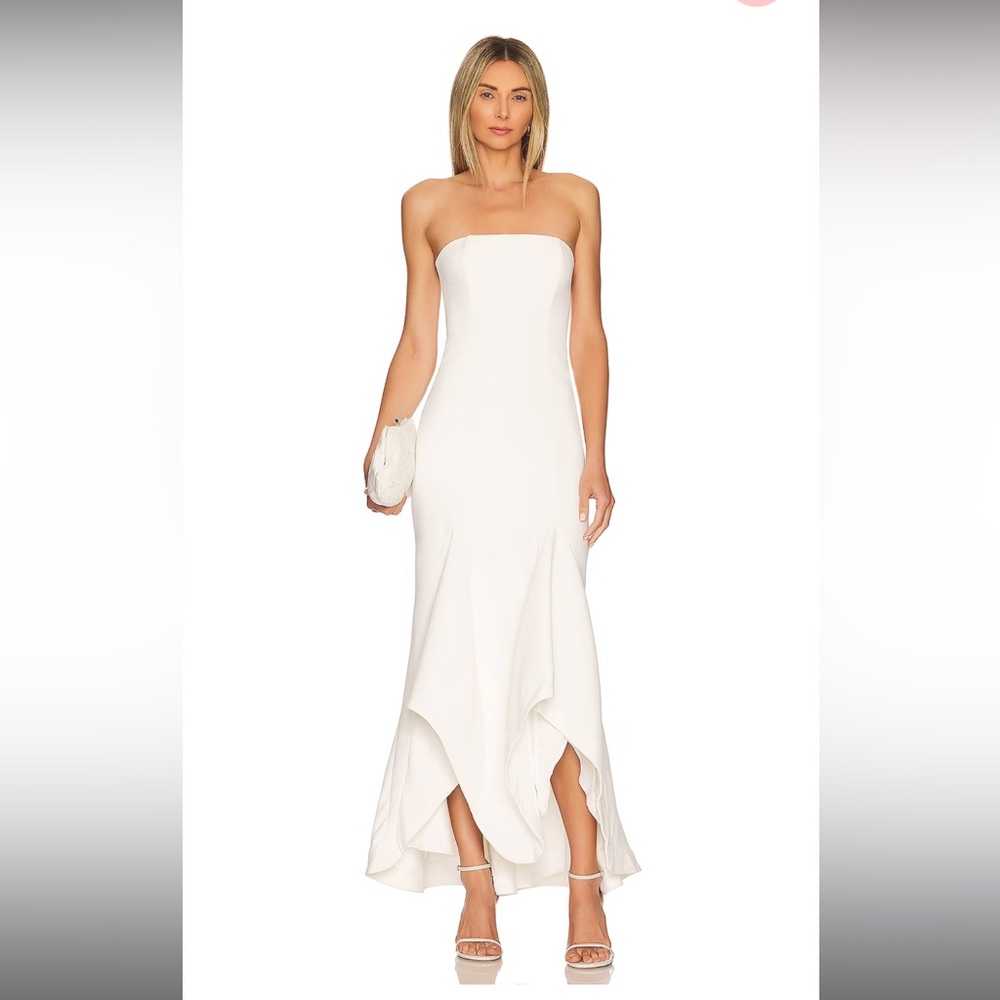 Urgonia Gown in White
Lovers and Friends